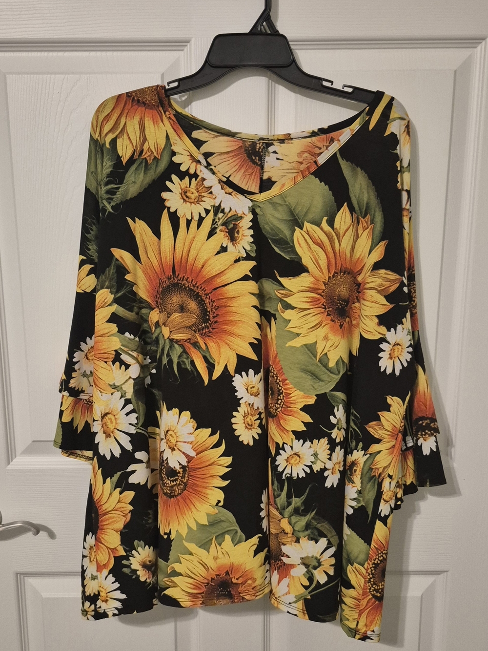 SHEIN Black Sunflower & Daisy Print Tunic Top